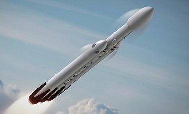 Маск показал фото сверхтяжелой ракеты Falcon Heavy: быстро запуск