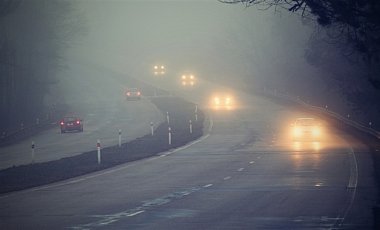 Киевлян предостерегают о ограниченной видимости из-за тумана