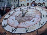 В центре Одессы съели 300-килограммовые "часы"(фото)