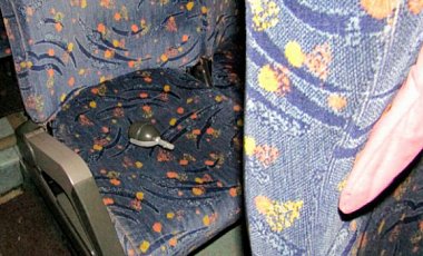 В Житомирской области мужчина грозил взорвать гранату в автобусе
