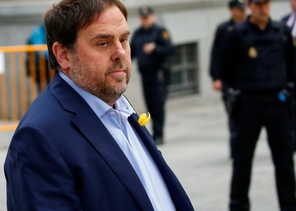 Трибунал в Мадриде оставил под сторожей кандидата в президенты Каталонии