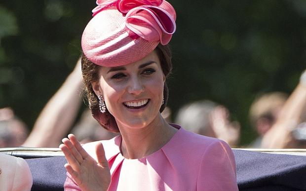 Кейт Миддлтон наденет шляпку на свадьбу принца Гарри и Меган Маркл: с чем связана эта традиция