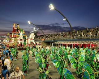 Невзирая на трудные времена, в Рио стартовал невозможный карнавал