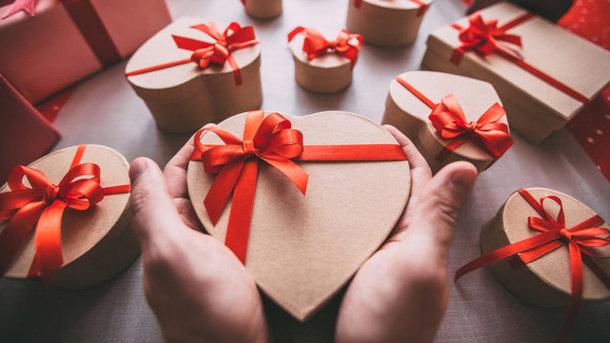 День святого Валентина: что можно и что нельзя дарить в день влюбленных