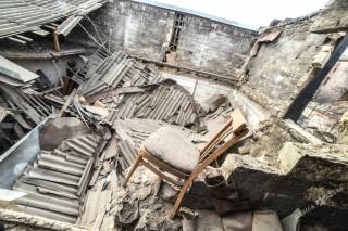 В центре Одессы обрушился жилой дом. Под завалами оказалась старушка