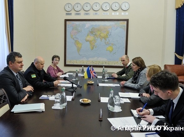Турчинов встретился с послом Британии: разговаривали о сотрудничестве, киберзащите и санкциях