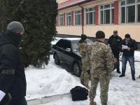 СБУ задержала на взятке в Хмельницкой области командира воинской доли(видео)