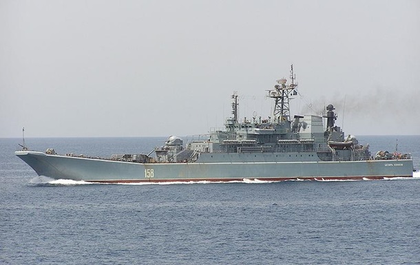 В Крыму российский корабль провел артиллерийские стрельбы