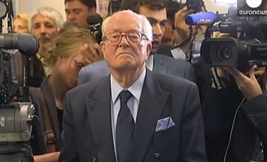Отца Марин Ле Пен обязали возвращать Европарламенту €320 тыс