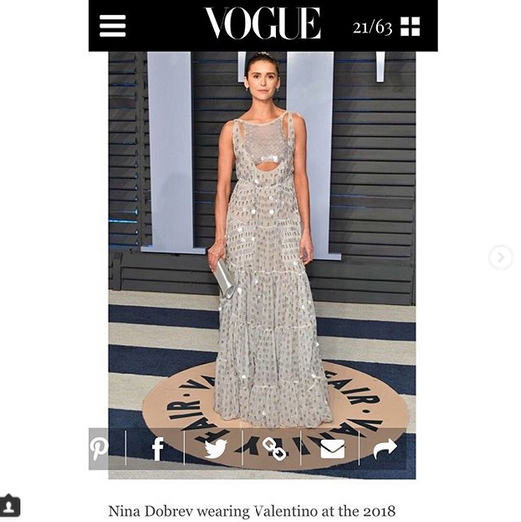 Нина Добрев сверкает в роскошном платьице от Valentino
