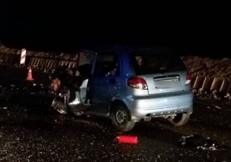 В лобовом ДТП на крымской трассе умер шофер [фото]