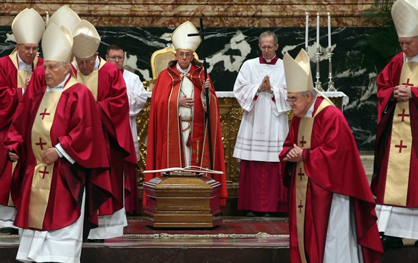 Папа Римский наказал украинских монахов за экзорцизм