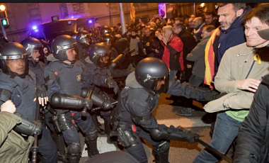 В Каталонии в ходе протестов пострадали больше 50 человек