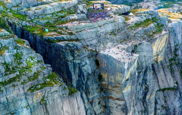 Фильм Миссия невыполнима-6 показали на 600-метровой скале