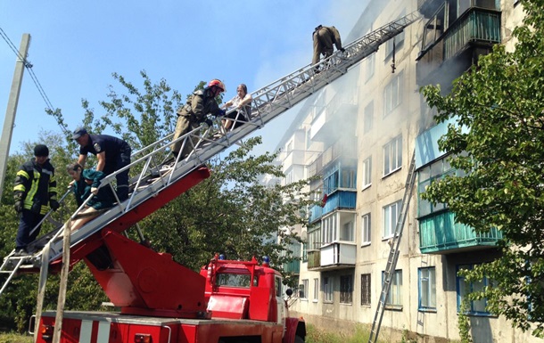 В Донецкой области горел многоэтажный дом, есть жертвы