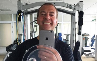 В России заявили о травме премьера Медведева