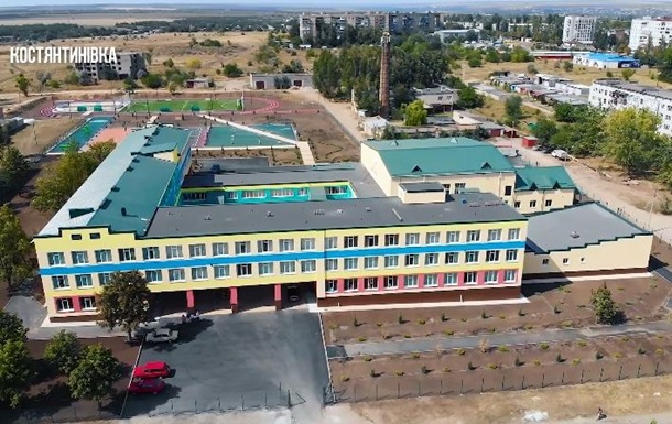 В Донецкой области приостановили работу 10 школ