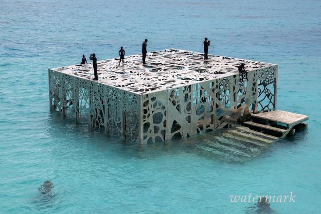 Полузатопленную галерею открыли на Мальдивах