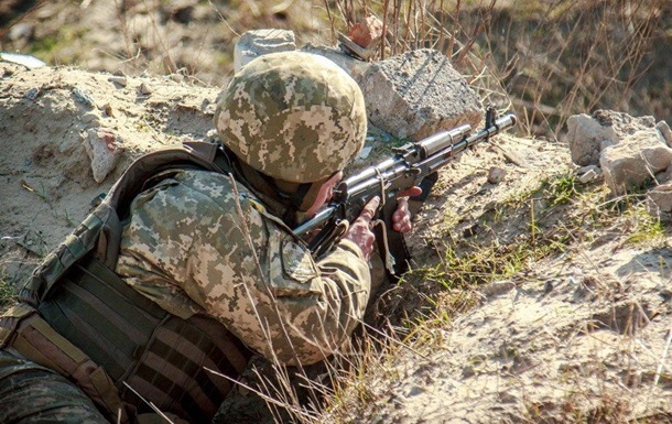 За минувшие сутки на Донбассе ранены двое военных