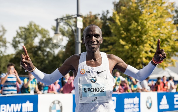 Кениец Кипчоге установил мировой рекорд в марафоне